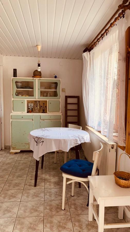 Henrietta Vendeghaz Apartment
