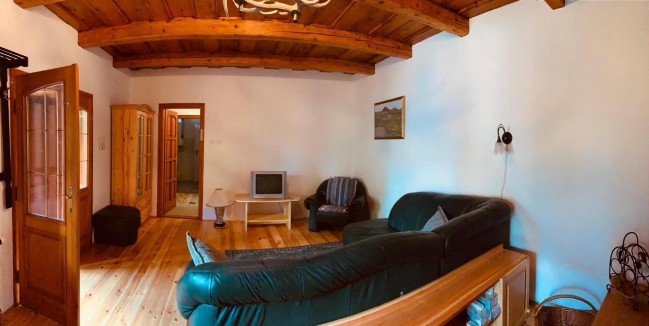 Apartment Henrietta Vendeghaz